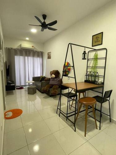 HomeFeel Netflix Youtube Free WiFi and Parking MSuite at Bandar Manjalara Near to DesaPark Arkadia One Utama Kepong Sri Damansara Kota Damansara Kuala Lumpur — 4-Star Luxury Hotel in Kuala Lumpur, Malaysia