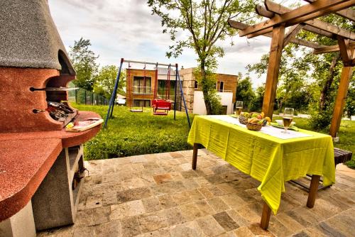 Holiday Home Marta — 4-Star Luxury Hotel in Pravets, Bulgaria