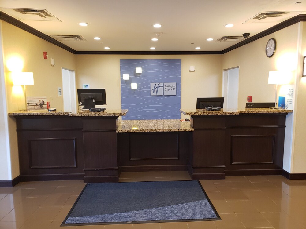 Holiday Inn Express & Suites Cambridge by IHG - photo 26