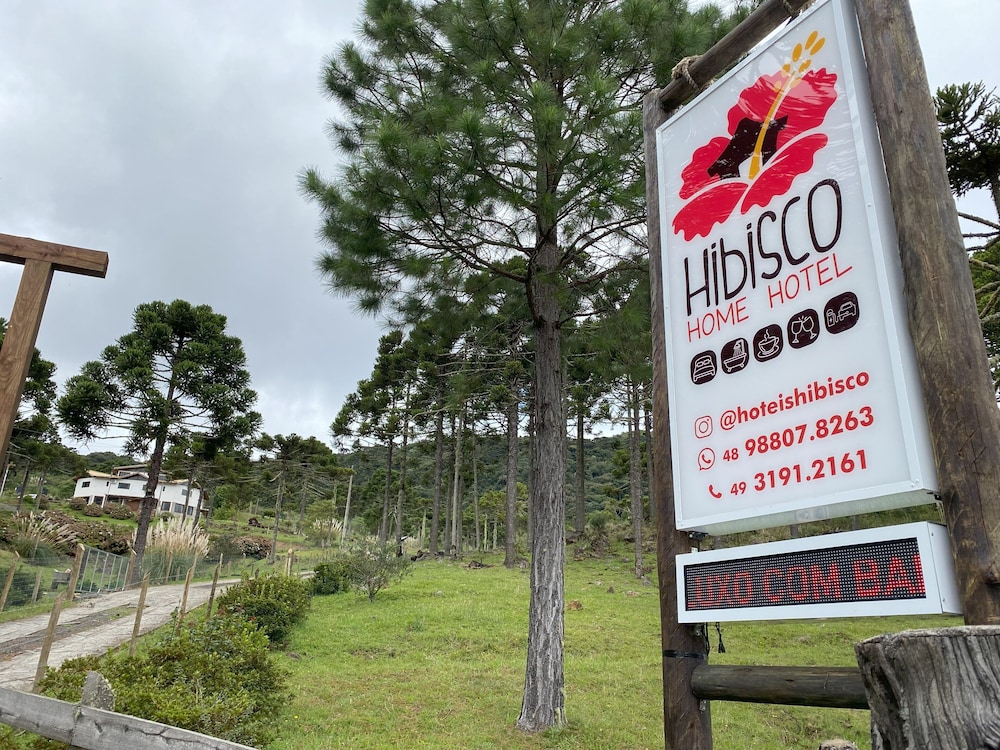 Hibisco Home Hotel in Lages, Brasil