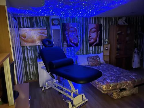 Love Zen Room Atomium Et Palais De L Exposition — Brussels