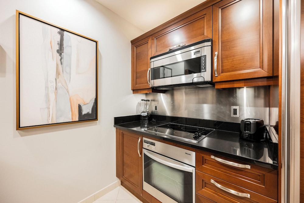 StripViewSuites at Signature - photo 116