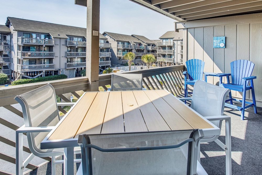 Walk to Ocean: Condo w 3 Pools in Myrtle Beach — 4-Star Luxury Hotel in Myrtle Beach, United States