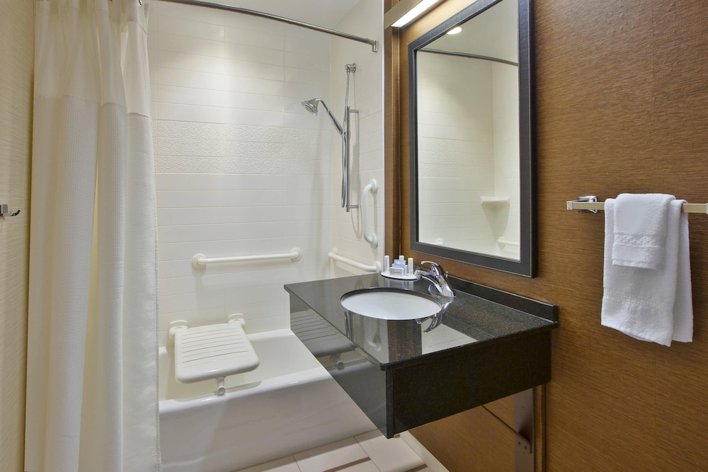 Fairfield Inn & Suites by Marriott Milwaukee Downtown - photo 16