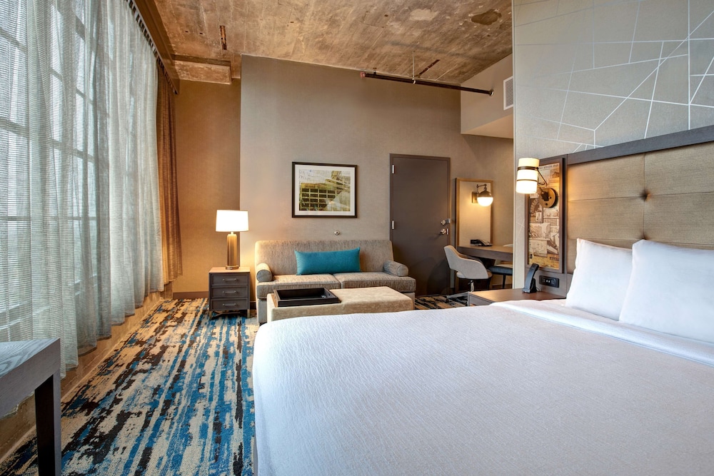 Embassy Suites by Hilton Rockford Riverfront - photo 4