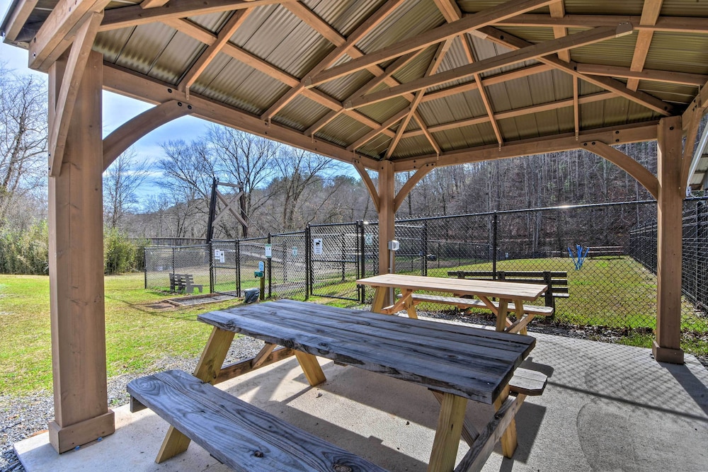 Peaceful Ellijay Cabin: Pool Access & Resort Perks - photo 23