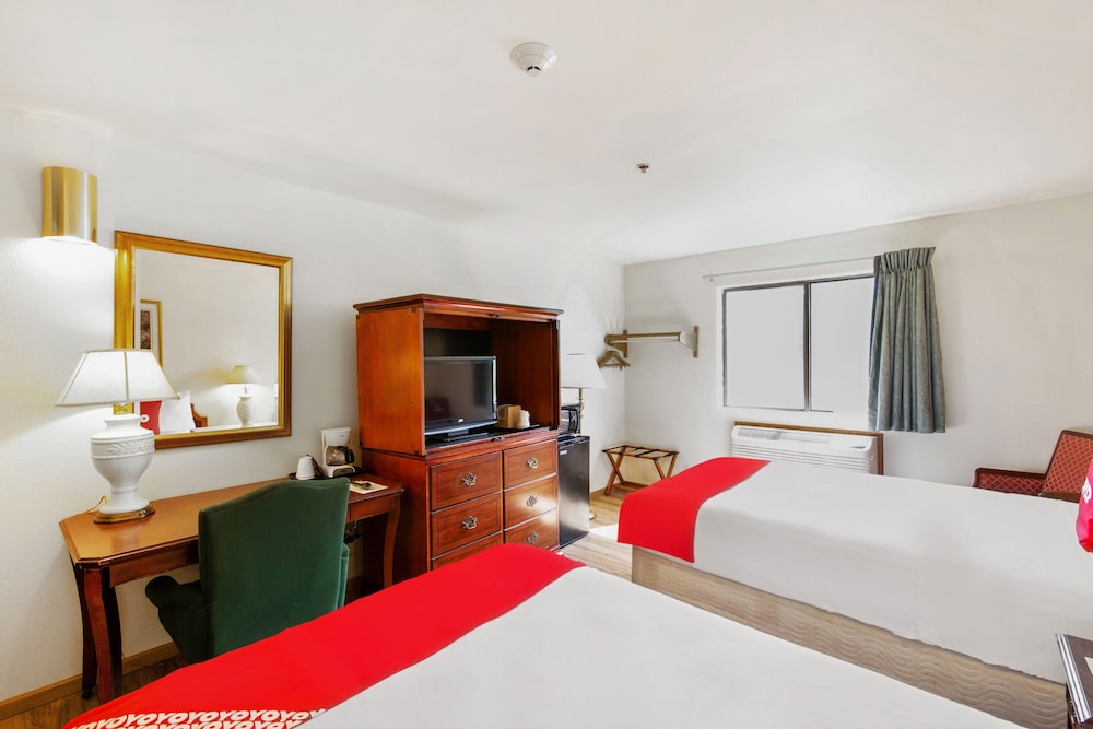 Oyo Hotel Portage I 94 - photo 5