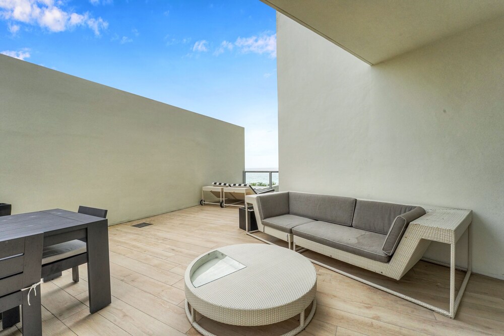 Private Residences at W SoBe by LRMB - photo 32