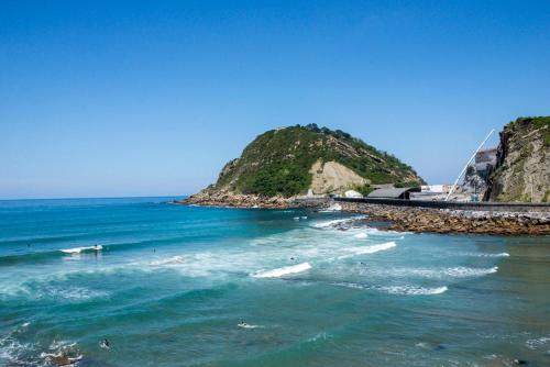 Altamira Basque Stay - carbon neutral hotel in Getaria