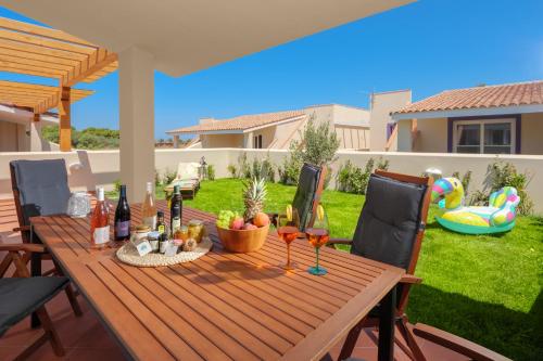 Villa Natalka Valledoria — 4-Star Luxury Hotel in Valledoria, Italy