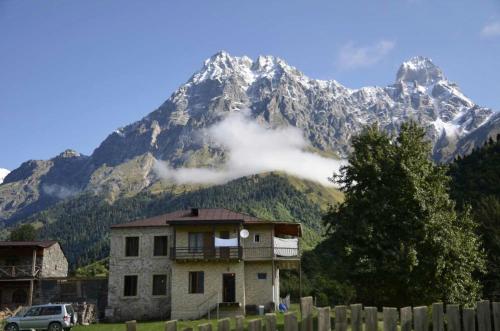 Peak Mazeri Guest House