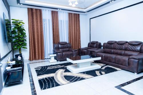 Penthouse Apartment 4BR 3BA Rooftop Patio BBB Nation Oasis Kigali — 4-Star Luxury Hotel in Kigali, Rwanda