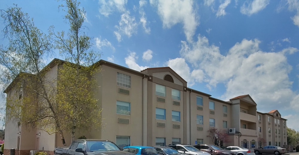 Holiday Inn Express Murrysville Delmont by IHG - photo 24