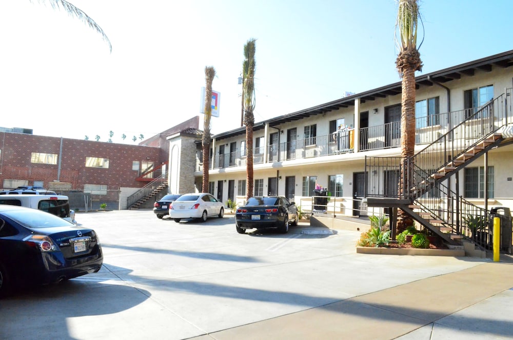 Tuscan Garden Inn - photo 64