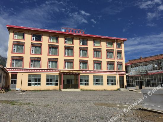 White Dragon River Hotel - carbon neutral hotel in Aba