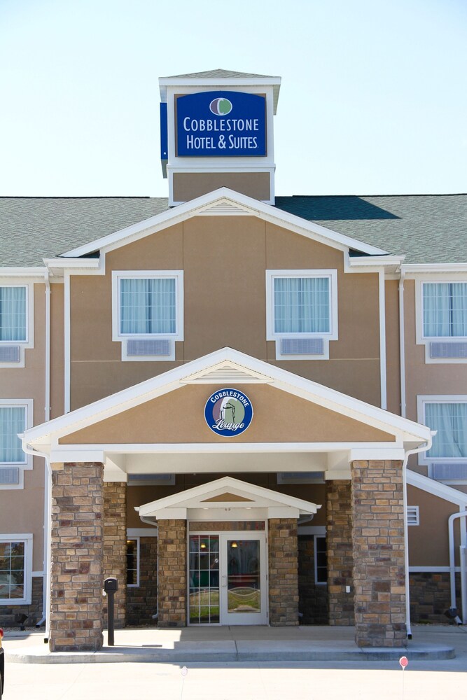 Cobblestone Hotel & Suites Devils Lake - photo 47