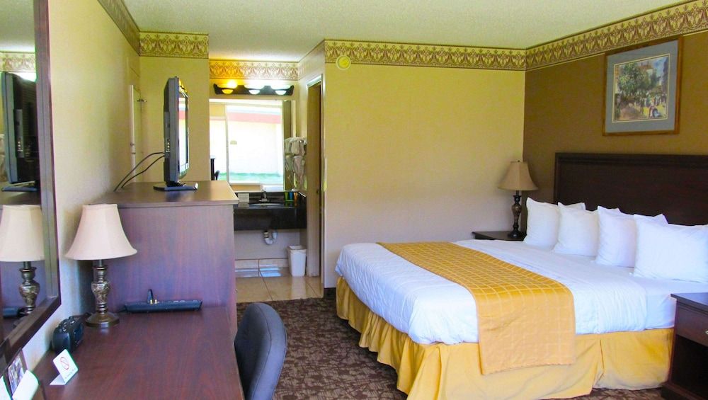 Magnuson Hotel Idabel - photo 13