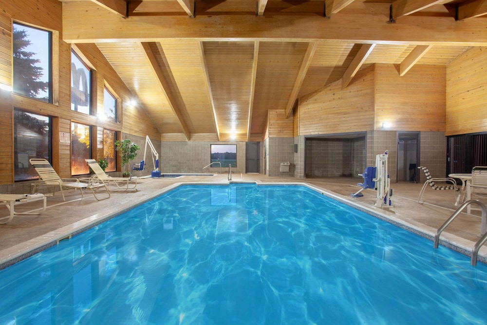 AmericInn by Wyndham Albert Lea — hotel in Albert Lea