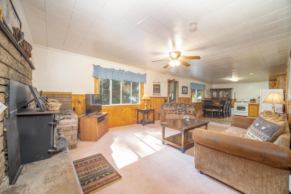 Bear Paw Lodge & Vacation Homes - photo 32