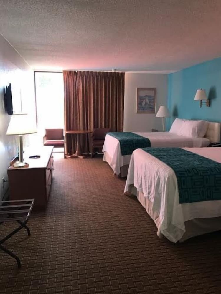 Howard Johnson by Wyndham Winter Haven FL - photo 31