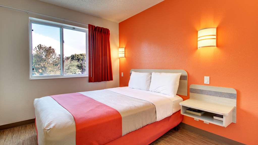 Motel 6 Springfield IL - photo 15