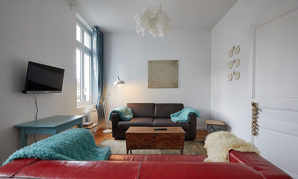 Appart Hotel de Paris in Ault, France