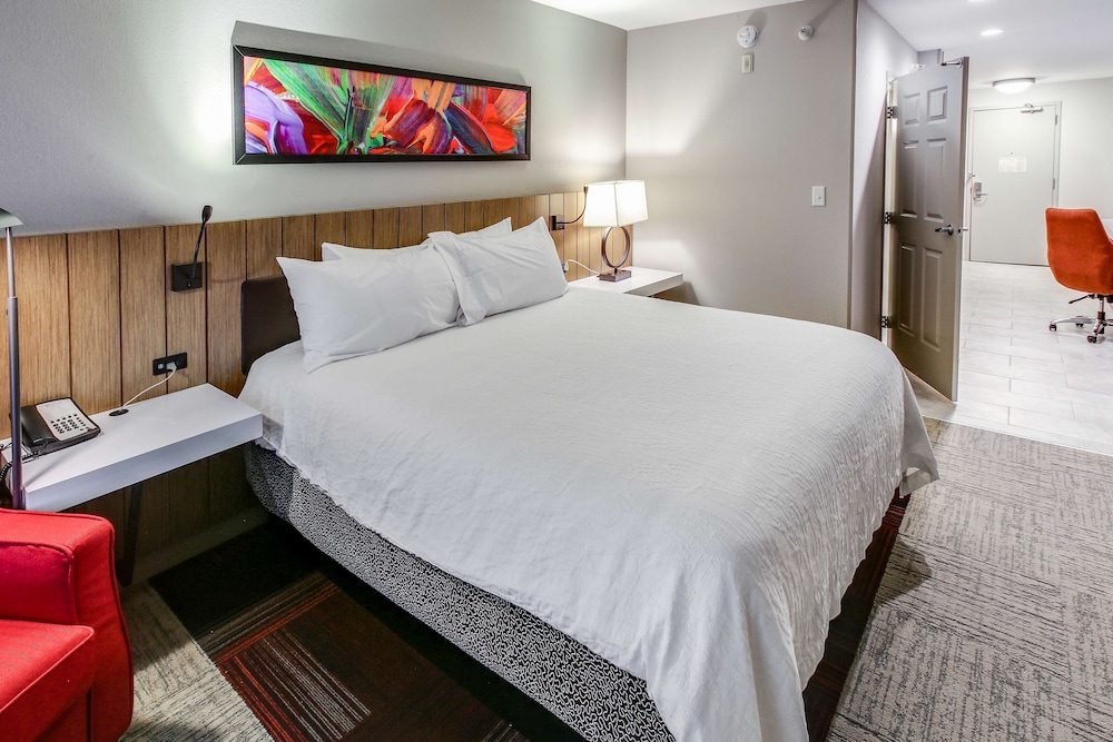 Hilton Garden Inn Ames - photo 11