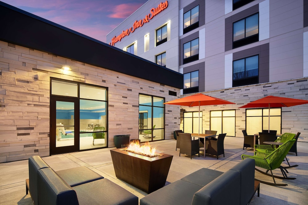 Hampton Inn & Suites Franklin Indianapolis - photo 33