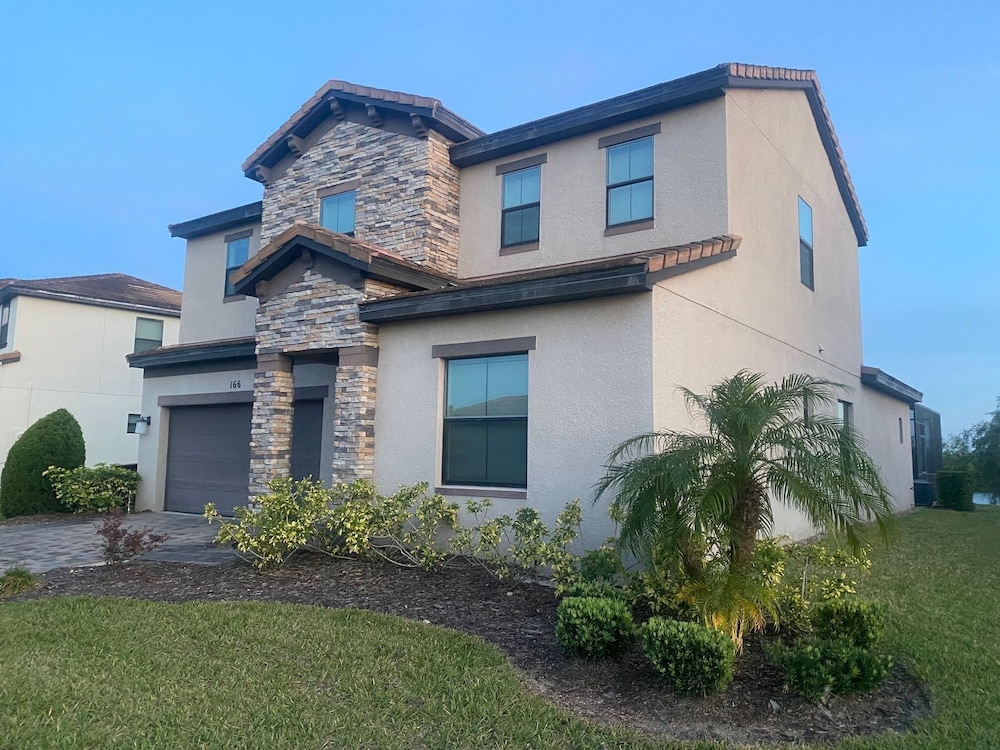 Balmoral Resort 166kb 4 Bedroom Home by RedAwning - featured photo