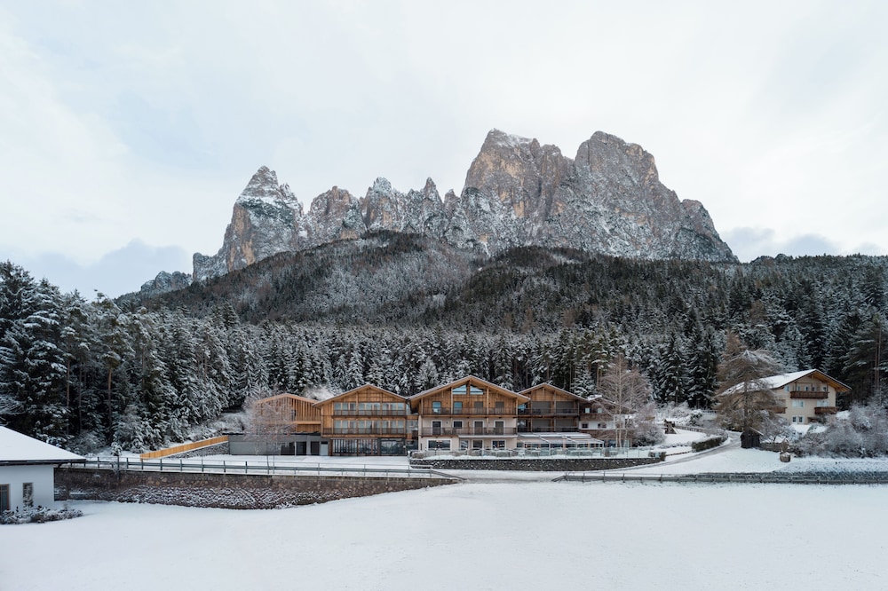 Dolomites Nature Hotel Vigilerhof — 4-Star Luxury Hotel in Castelrotto, Italy
