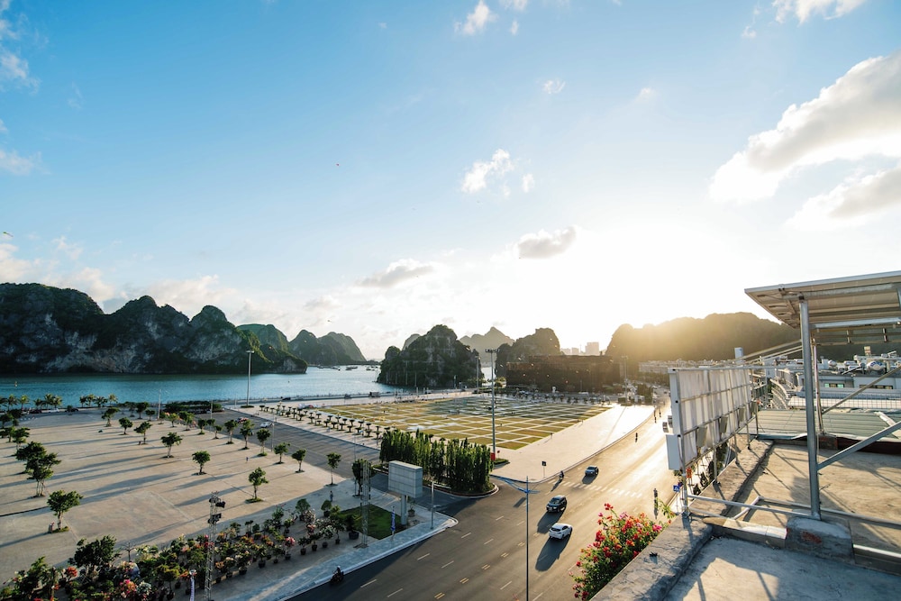 Hon Gai Hotel - last minute hotel in Ha Long