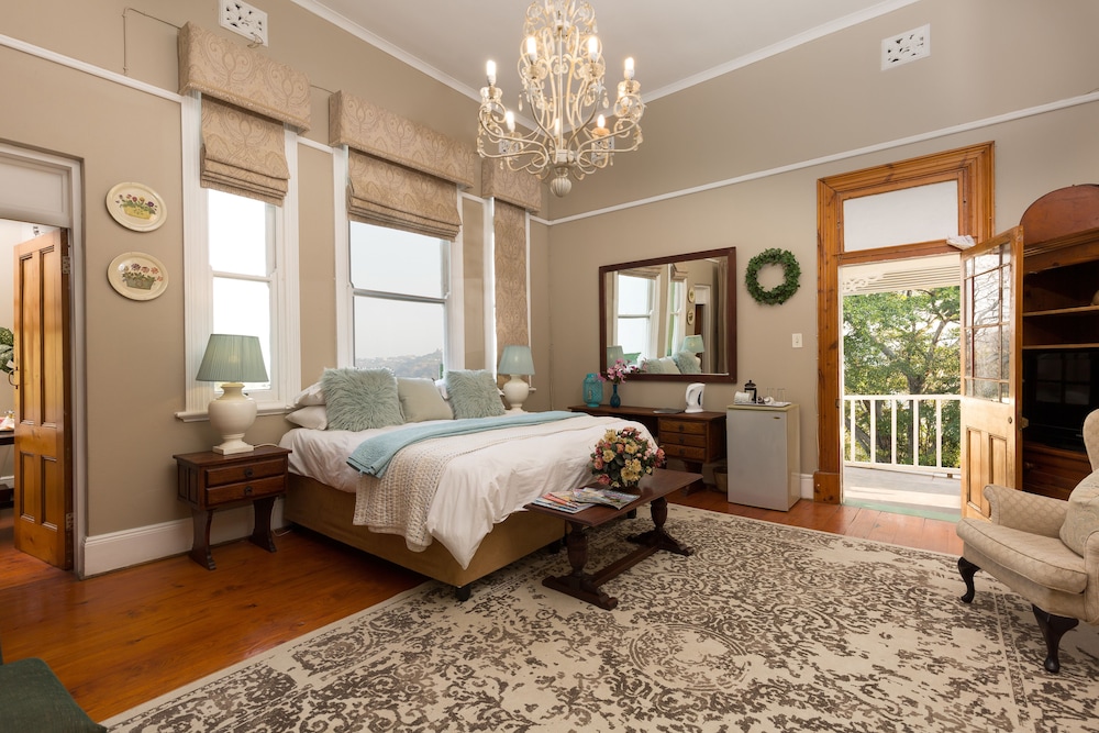 Royston Hall Guesthouse — 4-Star Luxury Hotel in Port Shepstone, South Africa