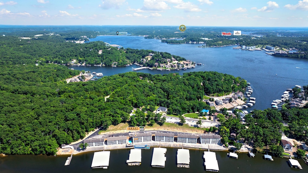 Sweet Summerhaven — 4-Star Luxury Hotel in Lake Ozark, United States