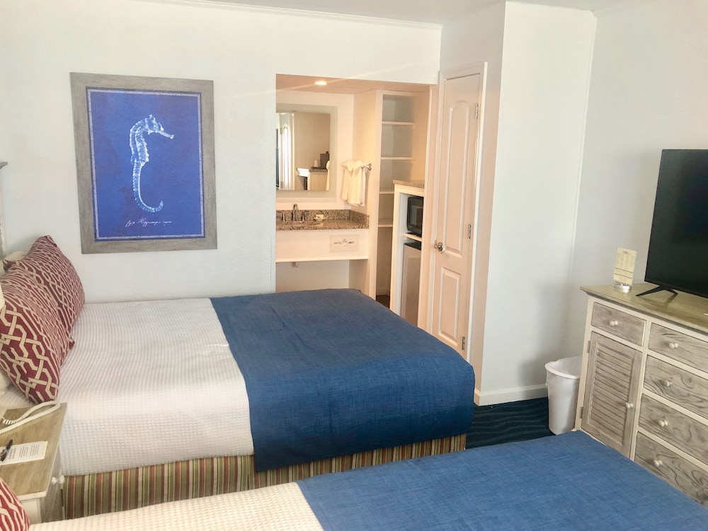 Beach View Hotel - photo 10