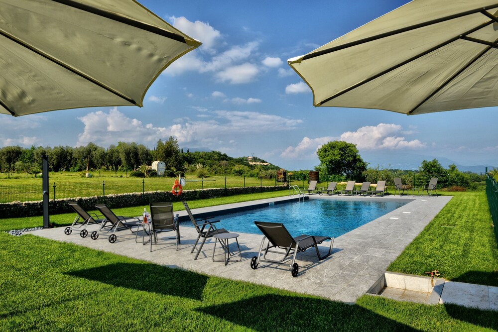 Agriturismo La Guarda — 4-Star Luxury Hotel in Muscoline, Italy