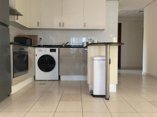 Spacious 1 Bedroom Apartment in JLT — 5-Star Luxury Hotel in Dubai, United Arab Emirates