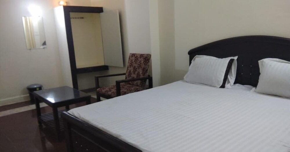 iROOMZ Subhadra Comforts in Shimoga, India