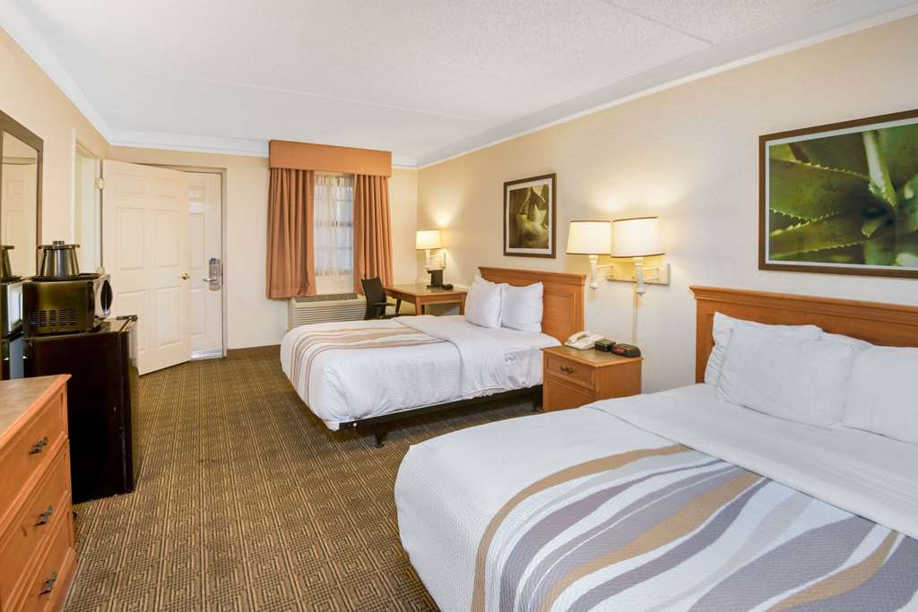 La Quinta Inn by Wyndham San Antonio Market Square - photo 10