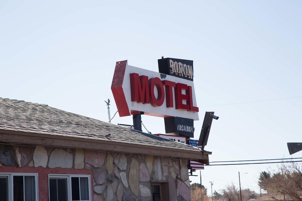 Boron Motel - photo 31