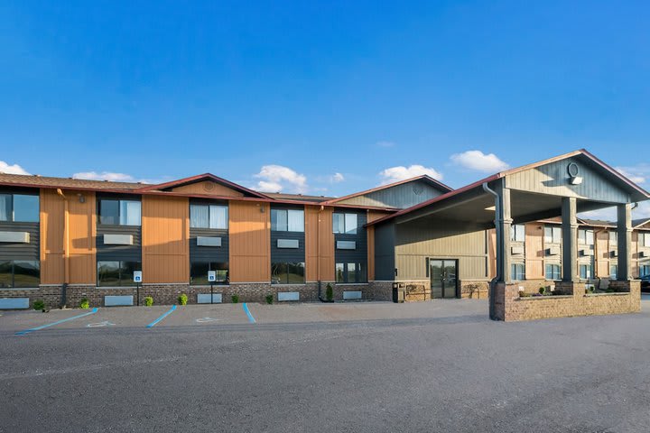 Super 8 by Wyndham Marston - photo 33
