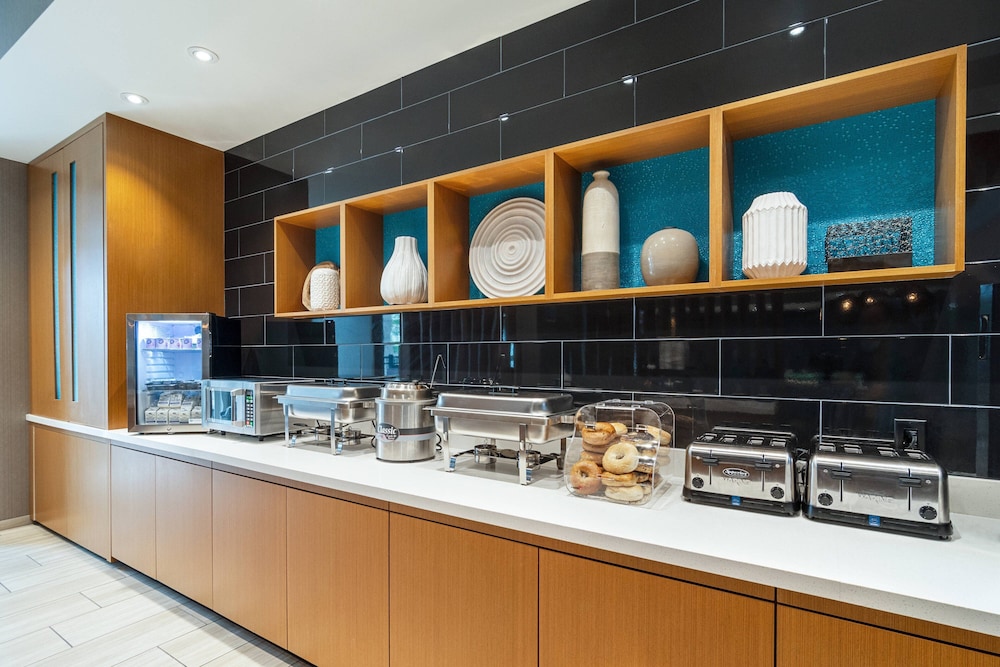SpringHill Suites by Marriott Charleston Airport & Convention Center - photo 69