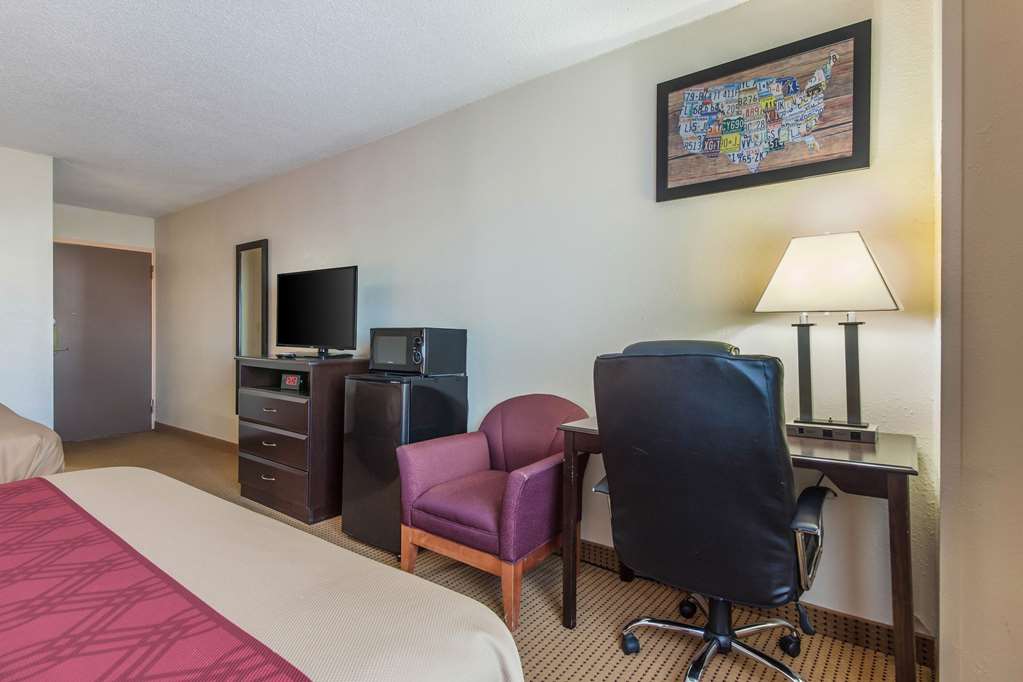 Econo Lodge Lexington - photo 9