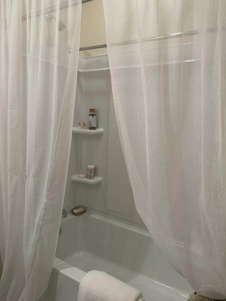Princess Anne Book Lovers Inn - photo 28