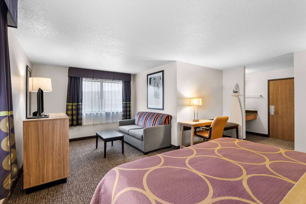 Super 8 by Wyndham Oelwein - photo 31