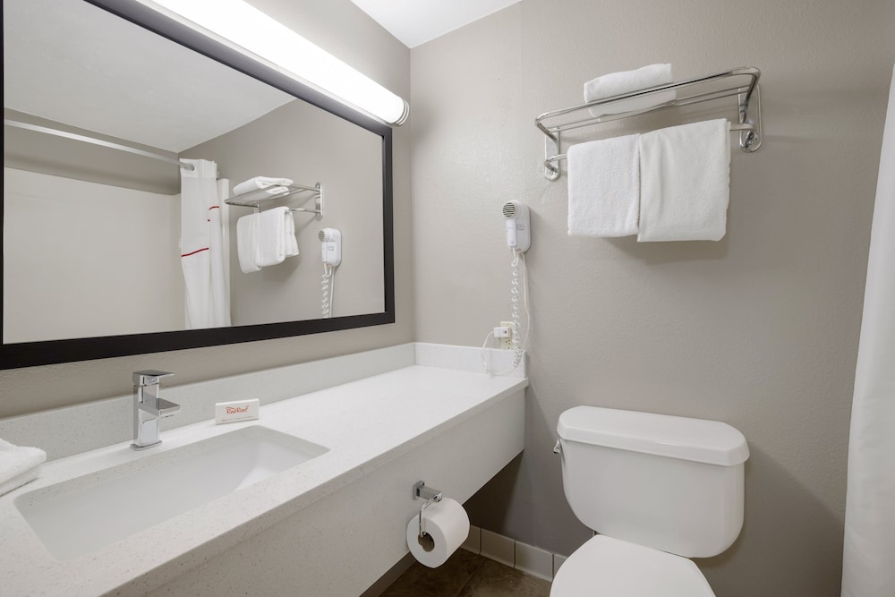 Red Roof Inn Weedsport - photo 25