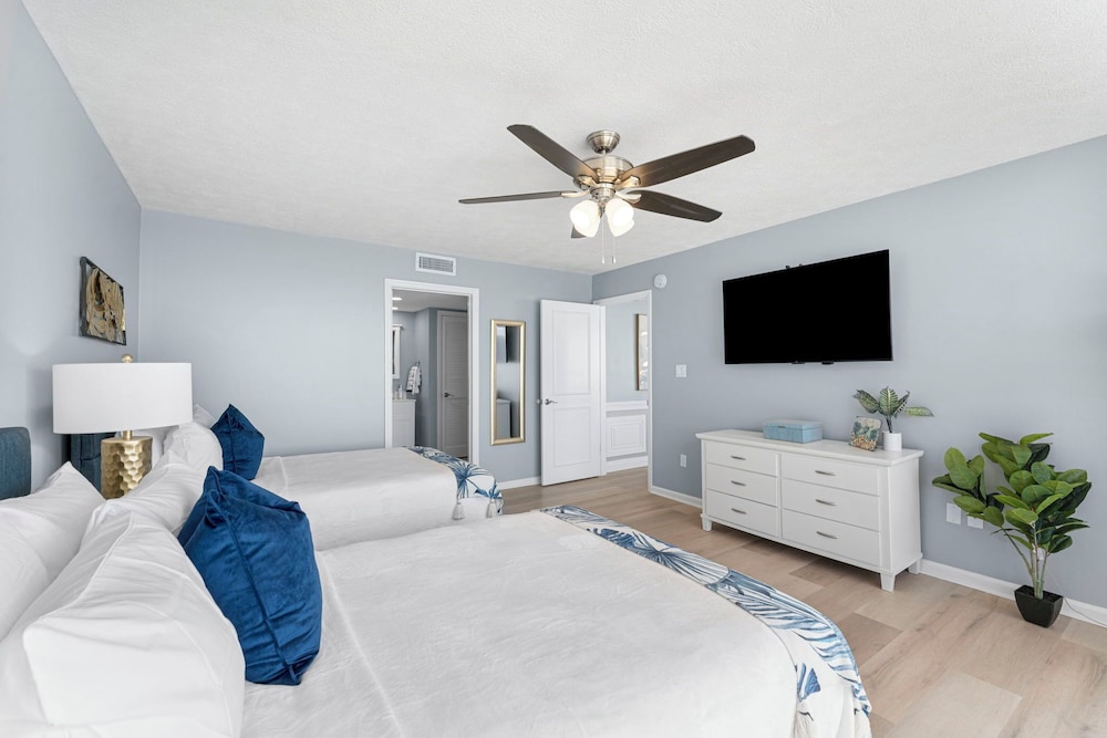 Sandpiper Beacon Beach Resort - photo 34