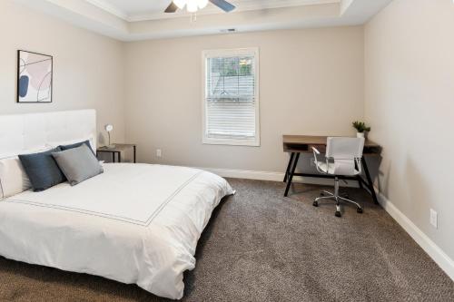Biltmore Luxury 1513 #8 Townhomes l 2Bd 2 Bth — 4-Star Luxury Hotel in Clarksville, United States