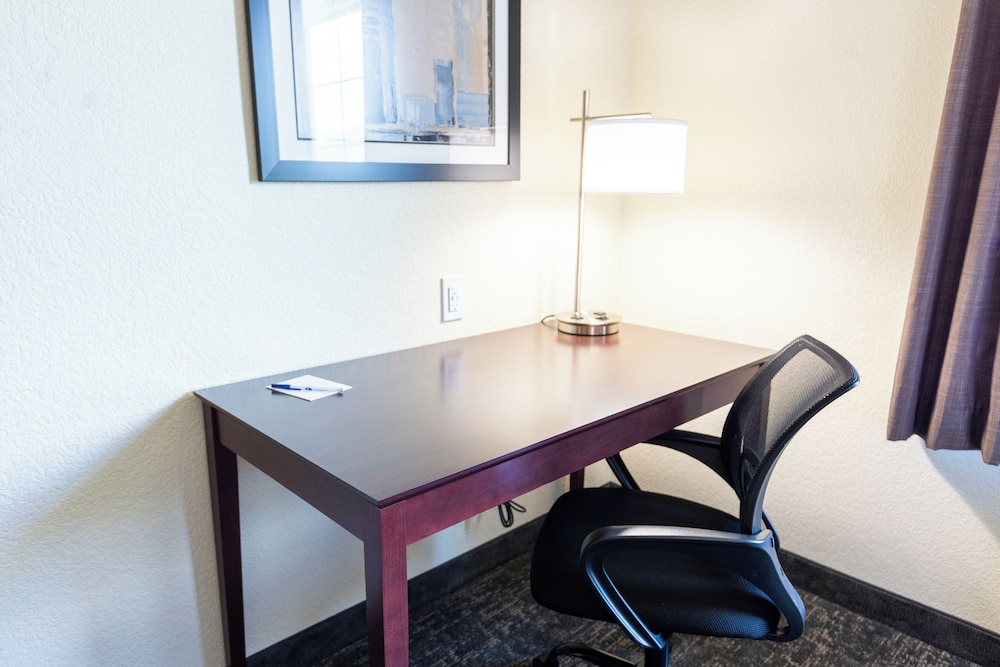 Cobblestone Inn & Suites Winters - photo 33