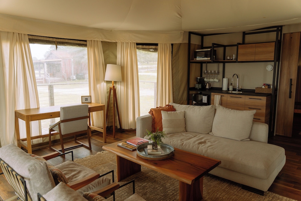 Outdoorsy Hill Country - photo 25
