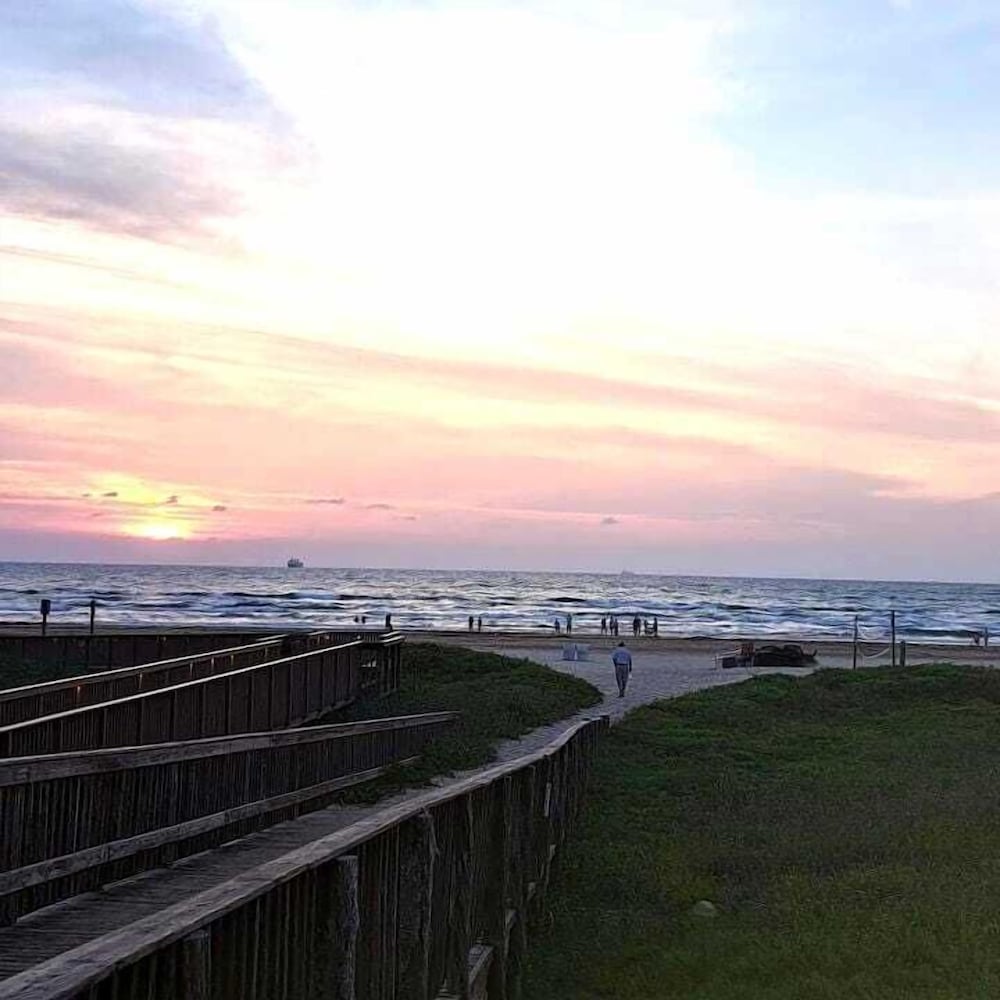Holiday Inn Resort South Padre Island Beach Front by IHG - photo 142